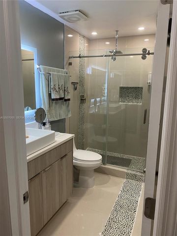 428 N Crescent Dr, Hollywood, FL 33021