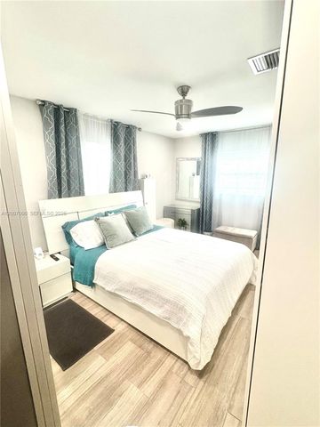 428 N Crescent Dr, Hollywood, FL 33021