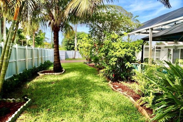 428 N Crescent Dr, Hollywood, FL 33021