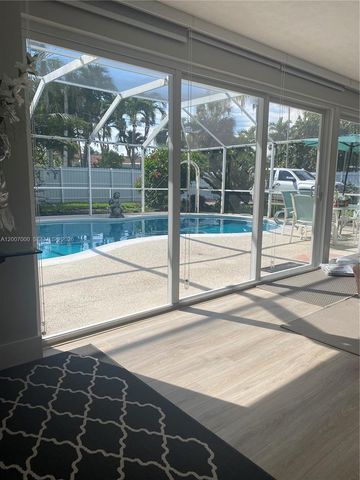 428 N Crescent Dr, Hollywood, FL 33021