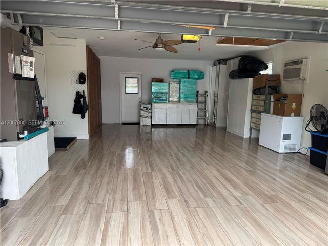 428 N Crescent Dr, Hollywood, FL 33021