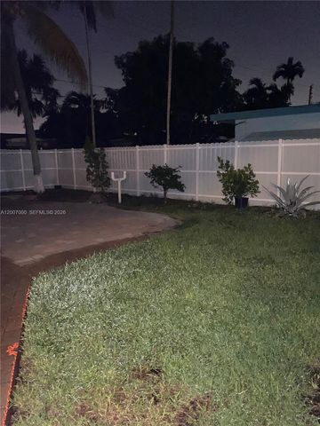 428 N Crescent Dr, Hollywood, FL 33021