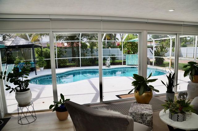 428 N Crescent Dr, Hollywood, FL 33021