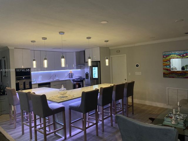 428 N Crescent Dr, Hollywood, FL 33021