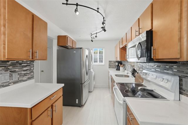 107 114TH AVENUE N, St Petersburg, FL 33716