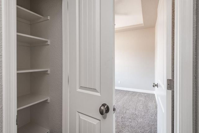 7378 E Squaw Creek Drive, Kingman, AZ 86401