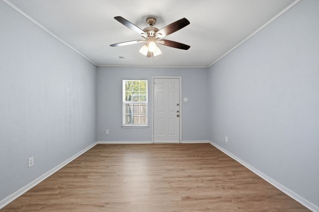 233 Creek Cove Drive, Dallas, TX 75217