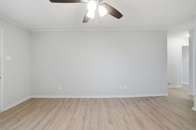 233 Creek Cove Drive, Dallas, TX 75217