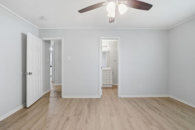 233 Creek Cove Drive, Dallas, TX 75217