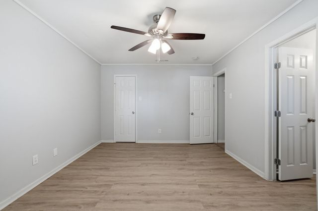 233 Creek Cove Drive, Dallas, TX 75217