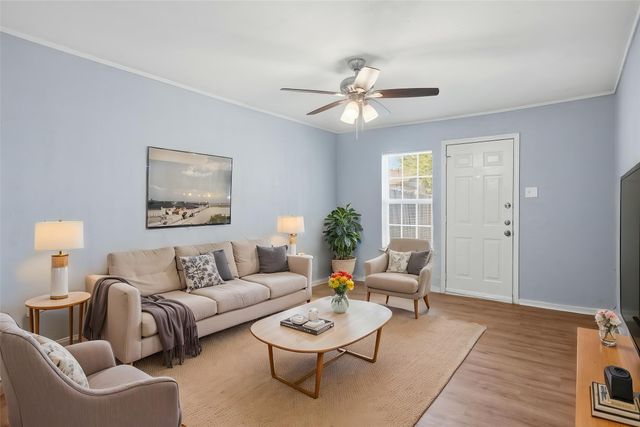 233 Creek Cove Drive, Dallas, TX 75217