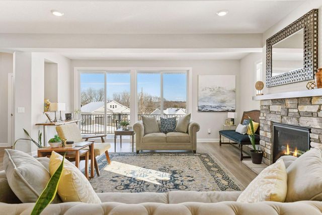 7465 Glengarry Place, Eden Prairie, MN 55344