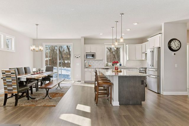 7465 Glengarry Place, Eden Prairie, MN 55344