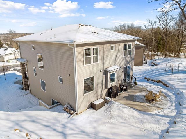 7465 Glengarry Place, Eden Prairie, MN 55344