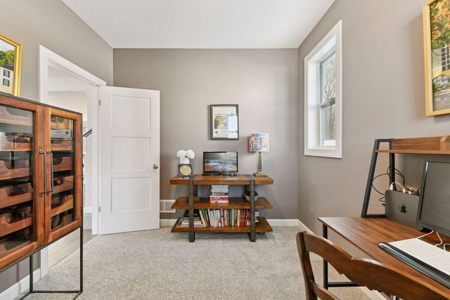 7465 Glengarry Place, Eden Prairie, MN 55344