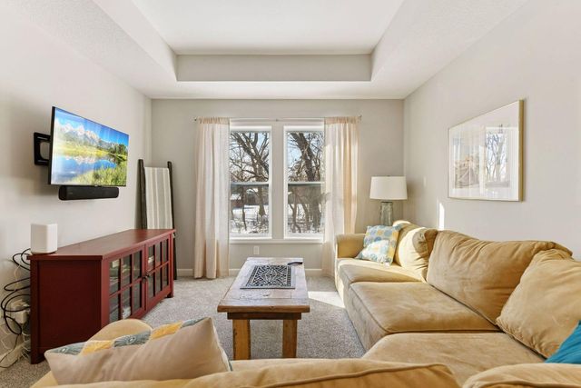 7465 Glengarry Place, Eden Prairie, MN 55344