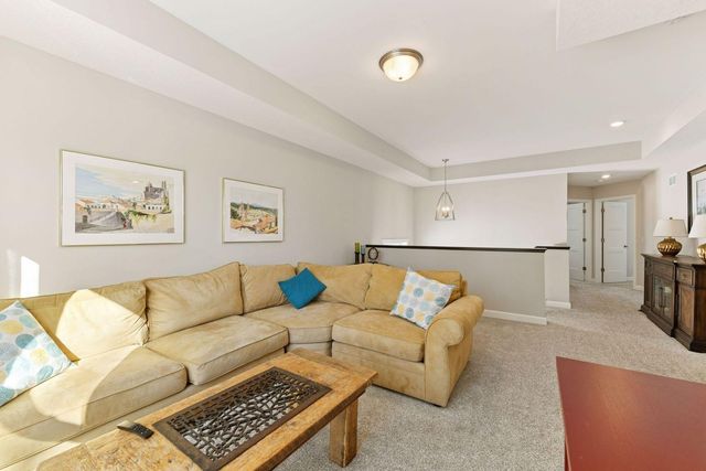 7465 Glengarry Place, Eden Prairie, MN 55344