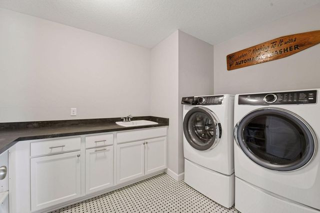 7465 Glengarry Place, Eden Prairie, MN 55344