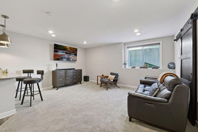 7465 Glengarry Place, Eden Prairie, MN 55344