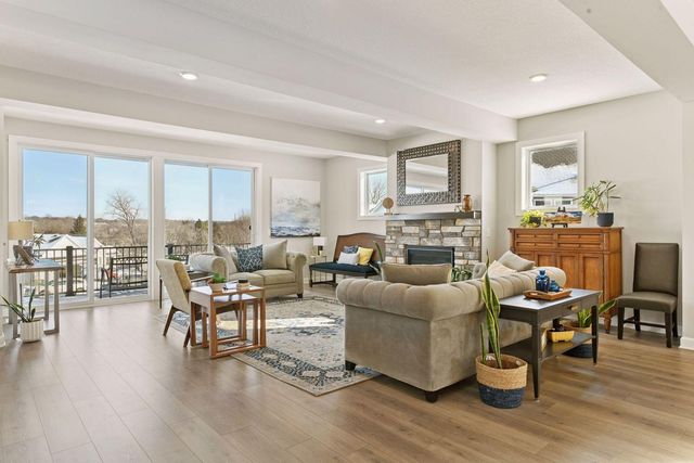 7465 Glengarry Place, Eden Prairie, MN 55344