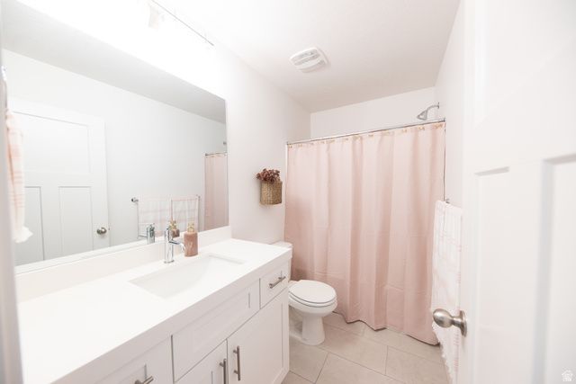 1404 E RUSTIC WOOD CT, Sandy, UT 84092