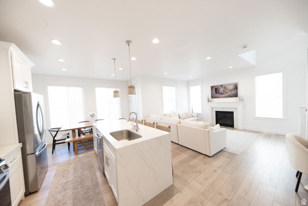 1404 E RUSTIC WOOD CT, Sandy, UT 84092 — photo 5