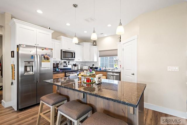 775 Sunset Court, Shelley, ID 83274