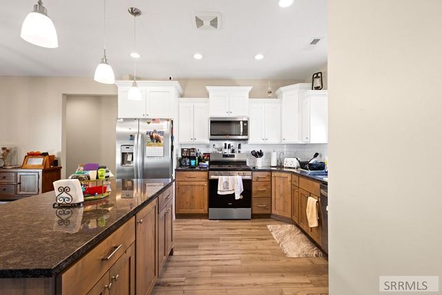 775 Sunset Court, Shelley, ID 83274