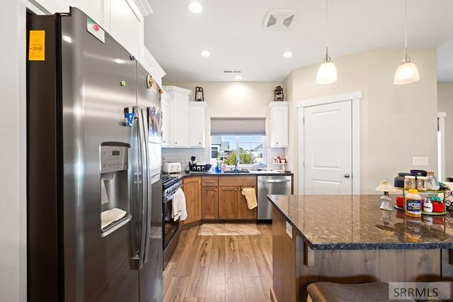 775 Sunset Court, Shelley, ID 83274