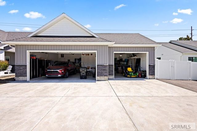 775 Sunset Court, Shelley, ID 83274
