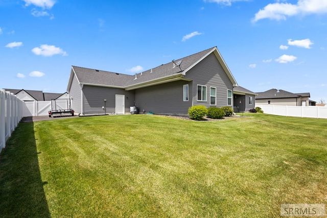 775 Sunset Court, Shelley, ID 83274