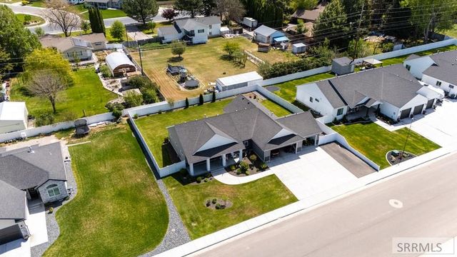 775 Sunset Court, Shelley, ID 83274