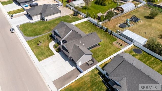 775 Sunset Court, Shelley, ID 83274