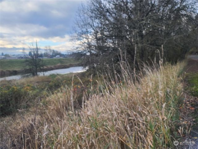 1919 next to Grade Street, Kelso, WA 98626