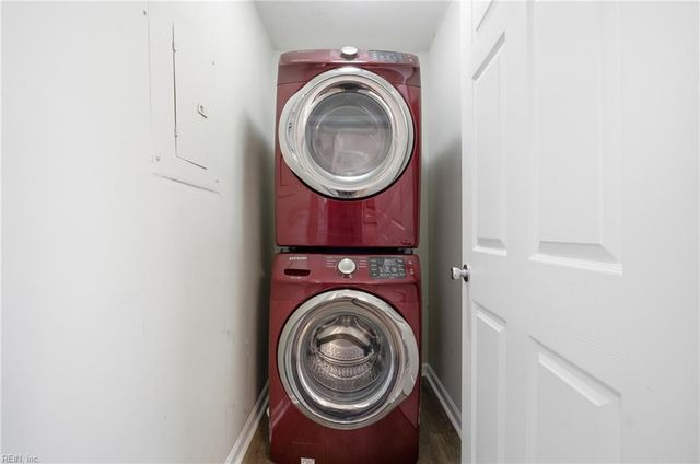 48 Rexford DR, Newport News, VA 23608