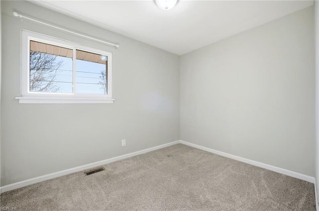 48 Rexford DR, Newport News, VA 23608