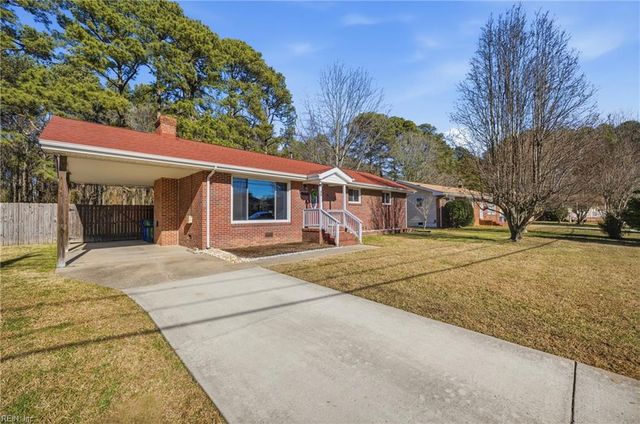 48 Rexford DR, Newport News, VA 23608