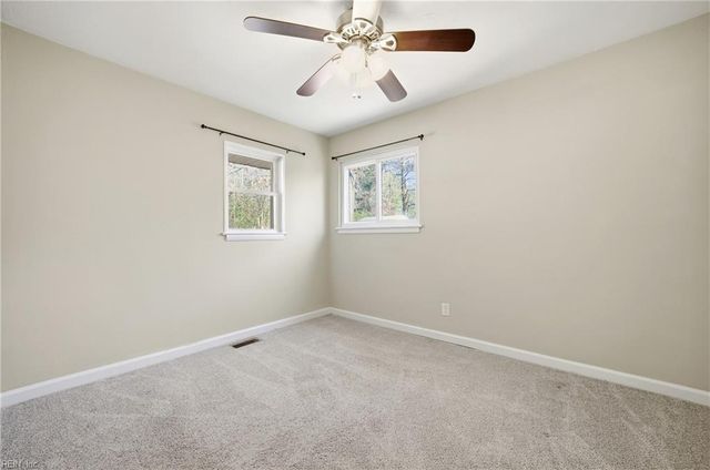 48 Rexford DR, Newport News, VA 23608