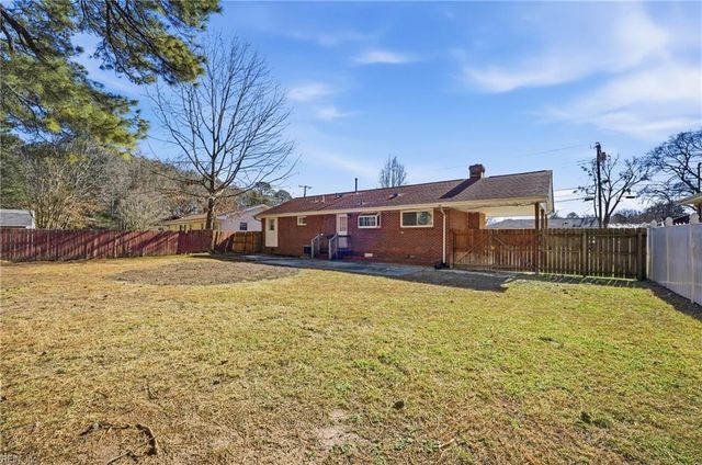 48 Rexford DR, Newport News, VA 23608