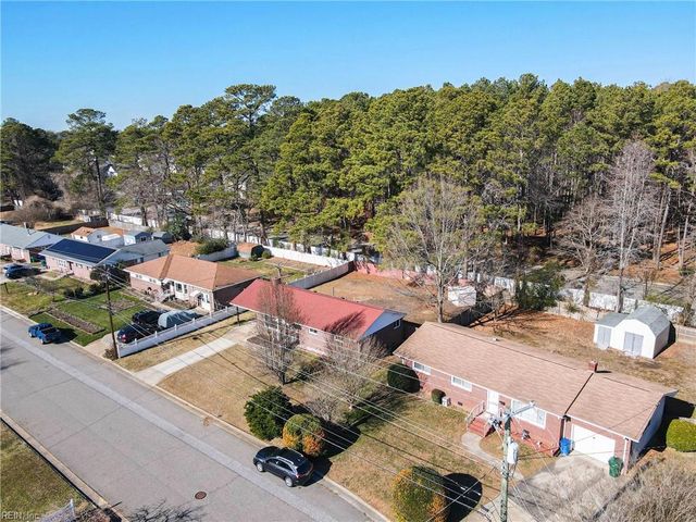 48 Rexford DR, Newport News, VA 23608