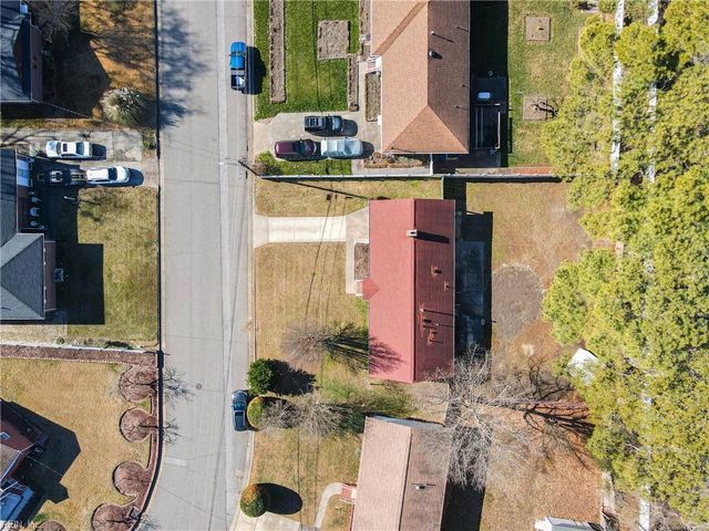 48 Rexford DR, Newport News, VA 23608