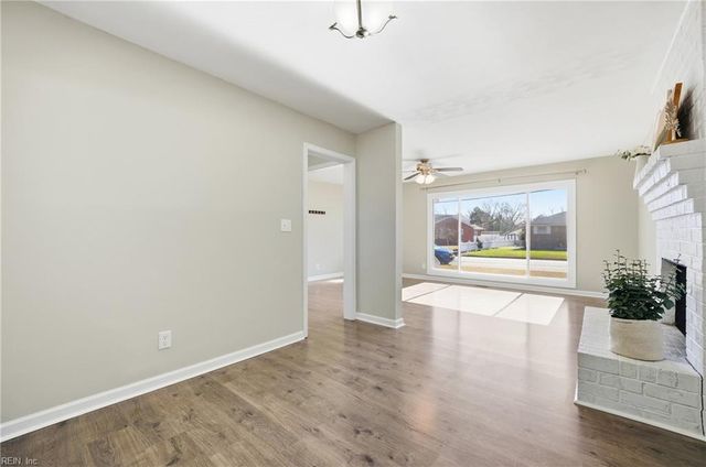 48 Rexford DR, Newport News, VA 23608