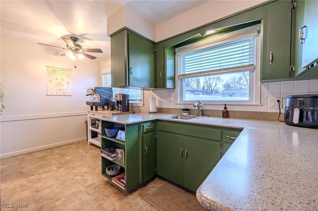 3852 Edinburgh, Austintown, OH 44511