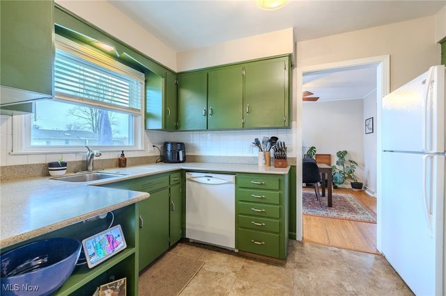 3852 Edinburgh, Austintown, OH 44511