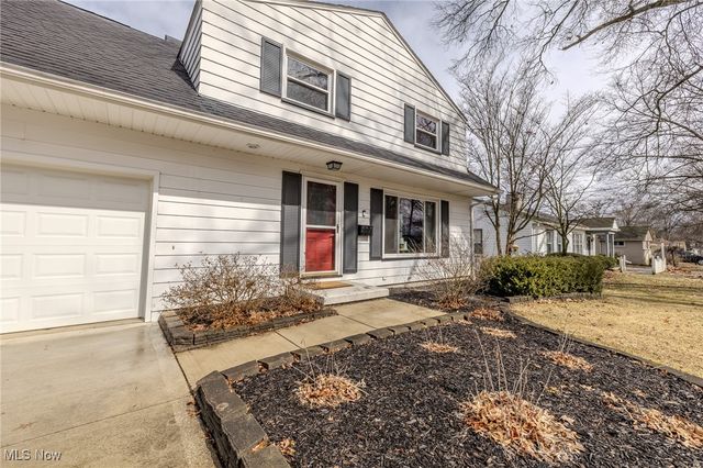 3852 Edinburgh, Austintown, OH 44511