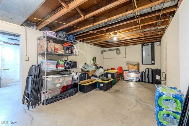 3852 Edinburgh, Austintown, OH 44511