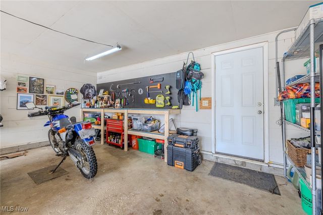 3852 Edinburgh, Austintown, OH 44511