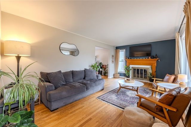 3852 Edinburgh, Austintown, OH 44511