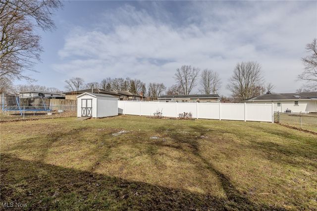 3852 Edinburgh, Austintown, OH 44511