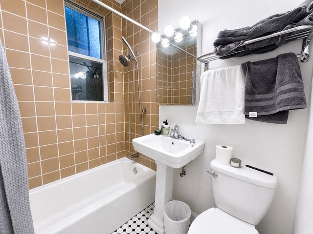 677.5 W Wrightwood Avenue GDN, Chicago, IL 60614